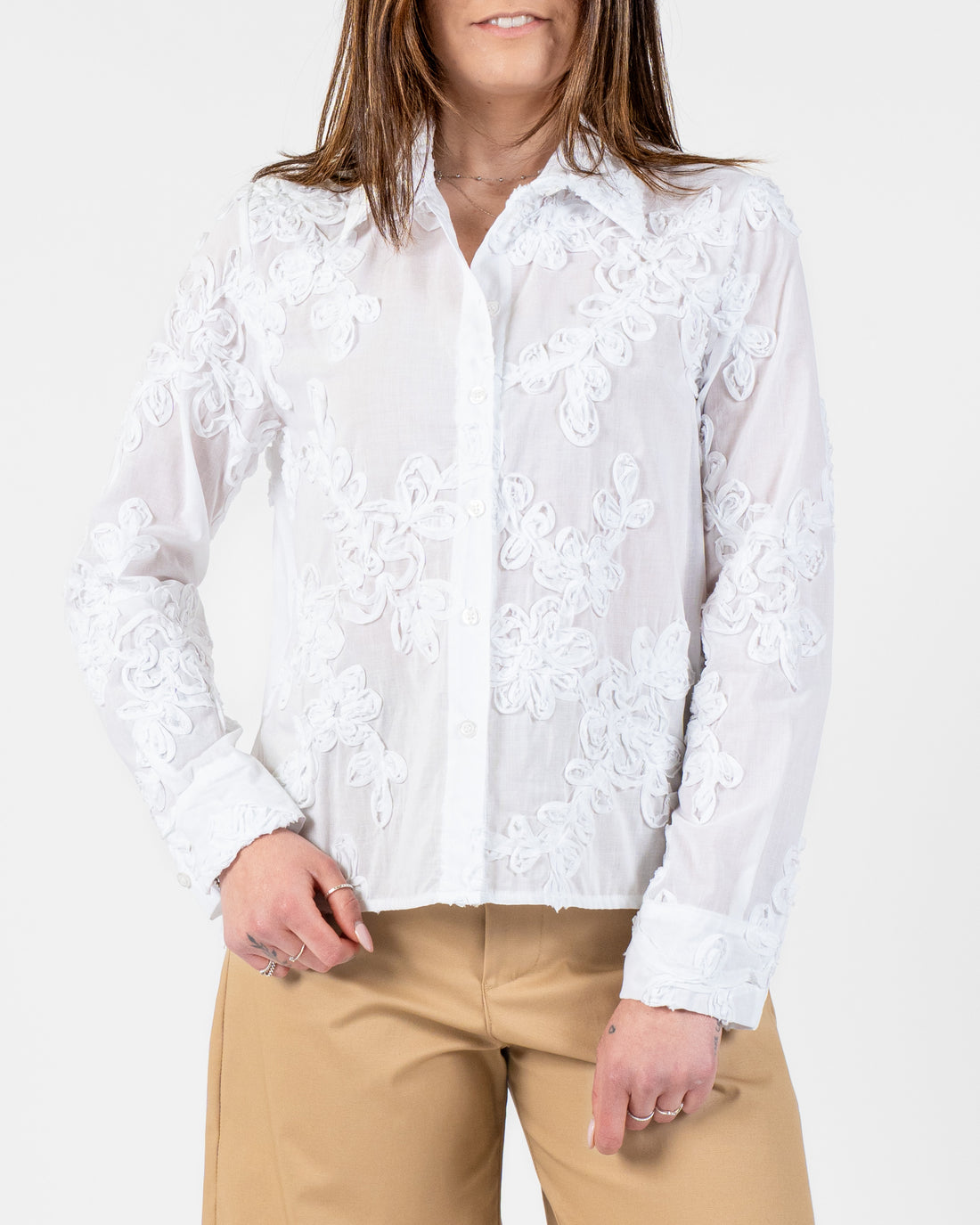 Camicia con applicazioni